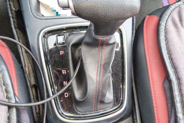 Used Kia KX Cross 2017 1.4L AT GLS Gear Lever