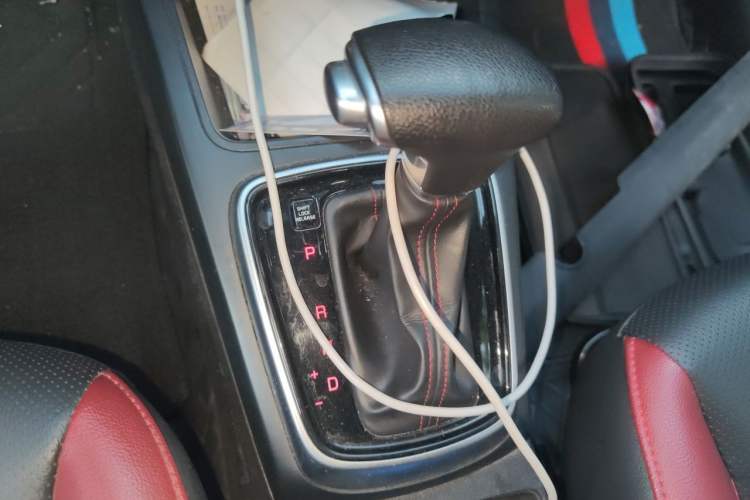 Used Kia KX Cross 2017 1.4L AT GLS Gear Lever