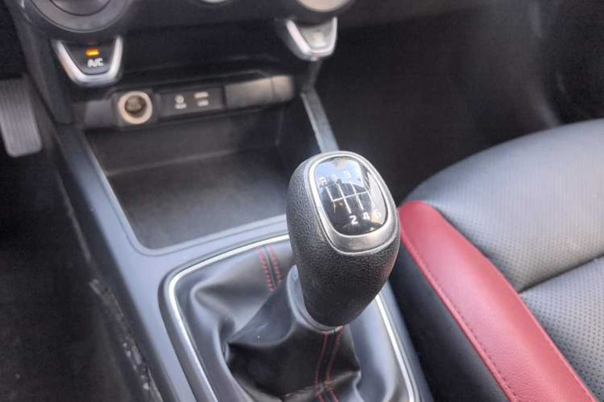 Used Kia KX Cross 2017 1.4L MT GLS Gear Lever