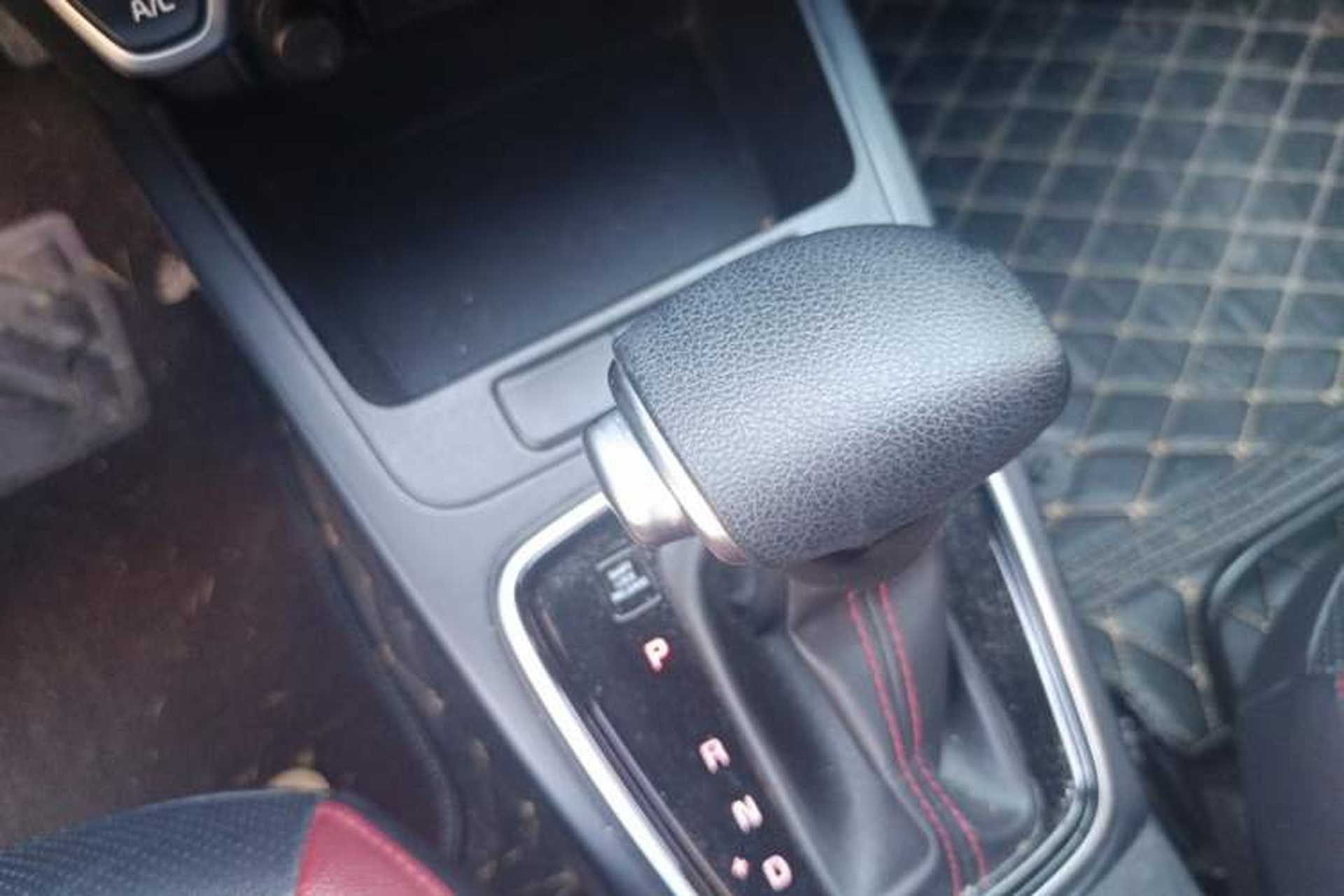 Used Kia KX Cross 2017 1.4L AT GLS Gear Lever