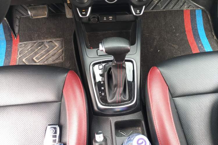 Used Kia KX Cross 2017 1.4L AT GLS Gear Lever