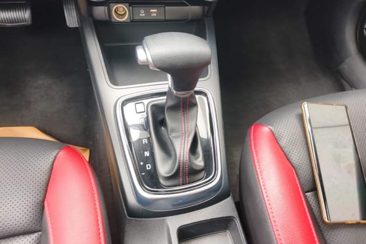 Used Kia KX Cross 2017 1.4L AT GLS Gear Lever