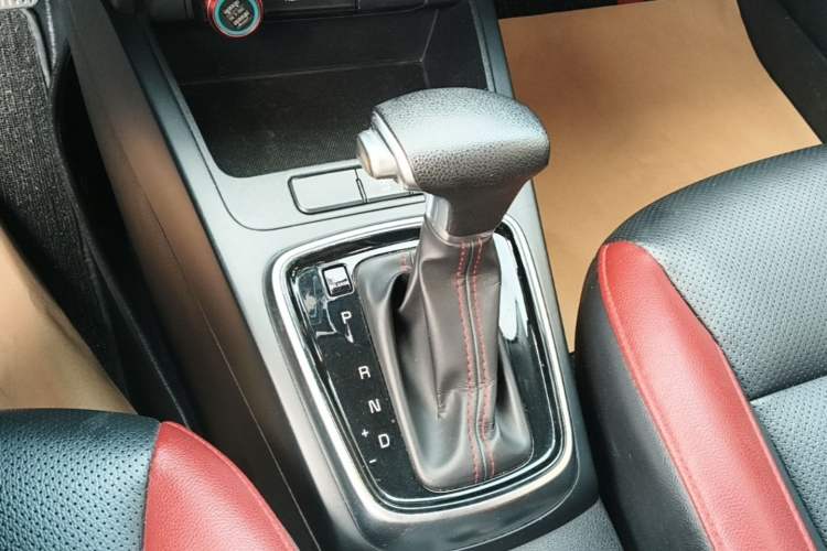 Used Kia KX Cross 2017 1.4L AT GLS Gear Lever