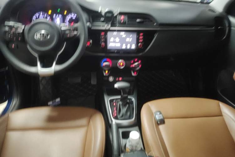 Used Kia KX Cross 2017 1.4L AT GLS Gear Lever
