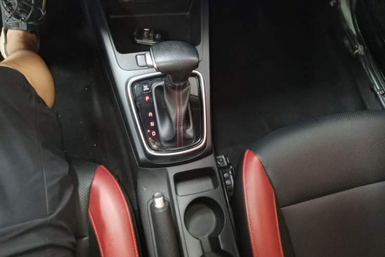 Used Kia KX Cross 2017 1.4L AT GLS Gear Lever