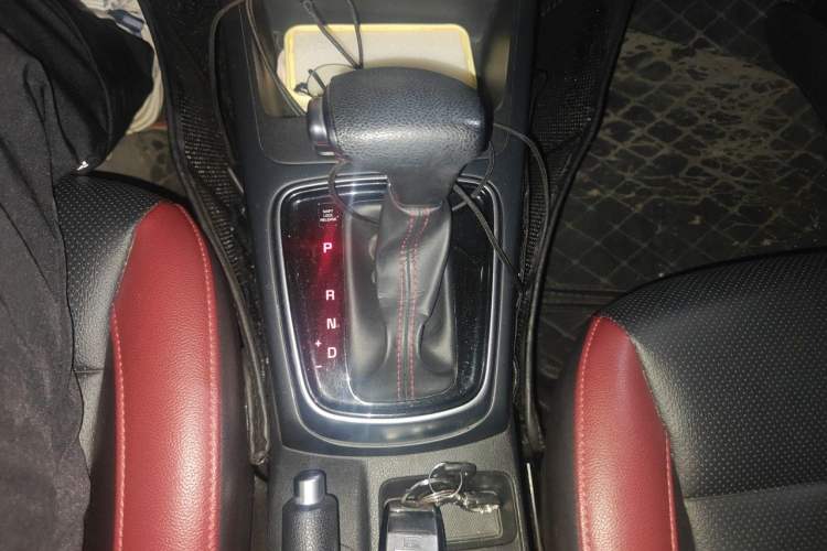 Used Kia KX Cross 2017 1.4L AT GLS Gear Lever