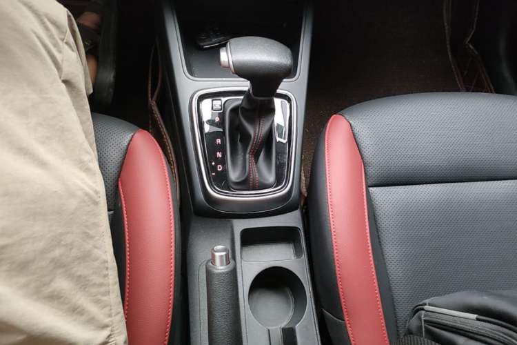 Used Kia KX Cross 2017 1.4L AT GLS Gear Lever