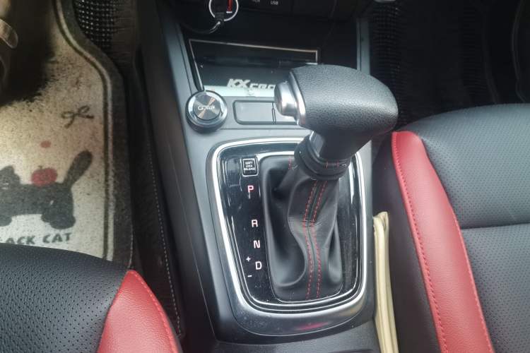 Used Kia KX Cross 2017 1.4L AT GLS Gear Lever