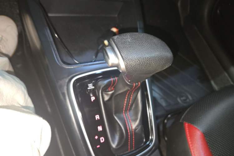 Used Kia KX Cross 2017 1.4L AT GLS Gear Lever