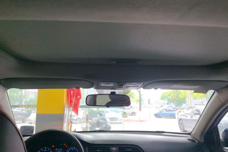 Used Kia KX Cross 2017 1.4L AT GLS Headliner