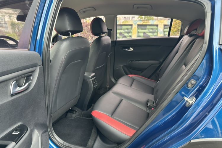 Used Kia KX Cross 2017 1.4L AT GLS Interior 2