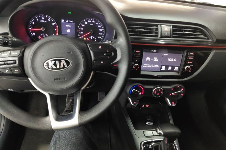 Used Kia KX Cross 2017 1.4L AT GLS Interior 2
