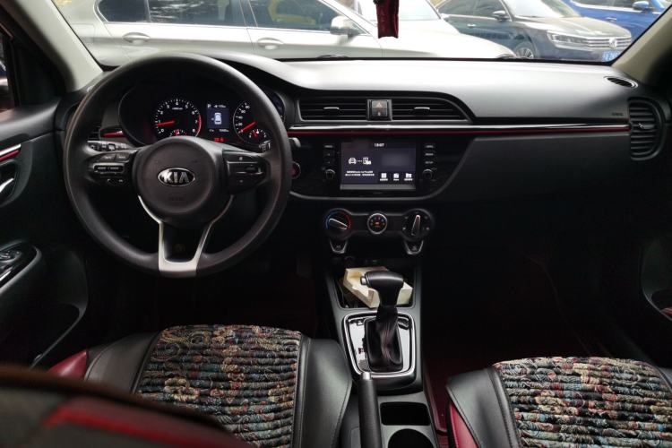 Used Kia KX Cross 2017 1.4L AT GLS Interior 2