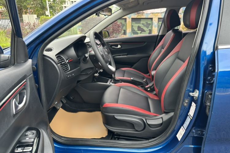 Used Kia KX Cross 2017 1.4L AT GLS Interior 4
