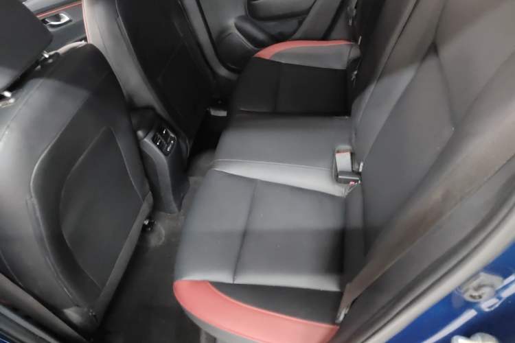 Used Kia KX Cross 2017 1.4L AT GLS Interior 4