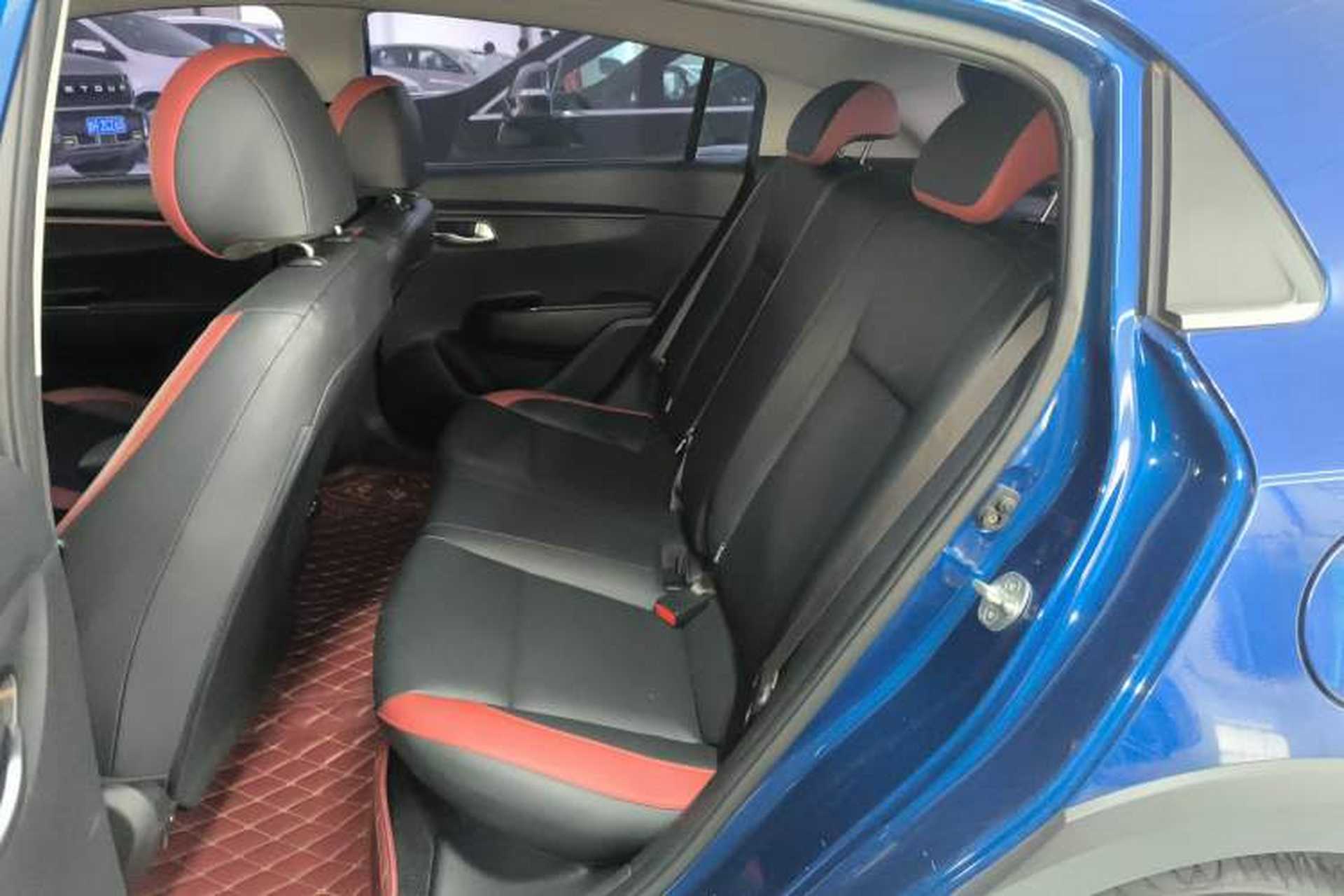Used Kia KX Cross 2017 1.4L AT GLS Interior 4