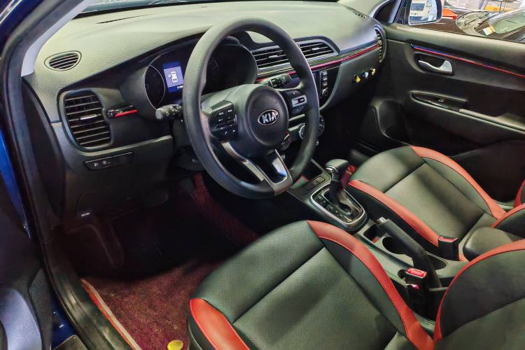 Used Kia KX Cross 2017 1.4L AT GLS Interior 5
