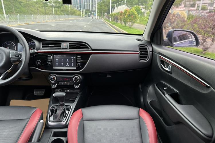 Used Kia KX Cross 2017 1.4L AT GLS Interior 6