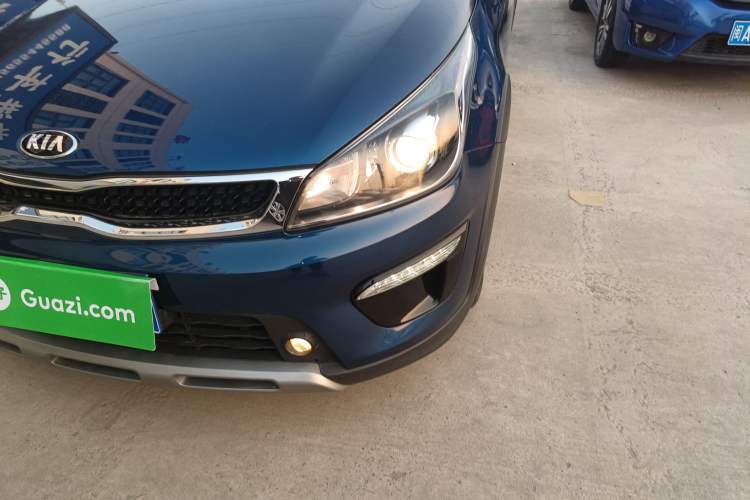 Used Kia KX Cross 2017 1.4L AT GLS Left Front Headlight