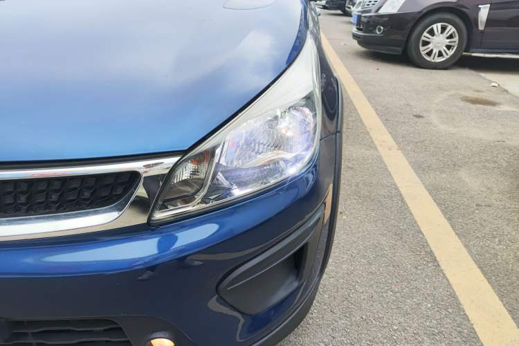 Used Kia KX Cross 2017 1.4L AT GLS Left Front Headlight