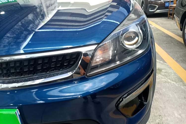 Used Kia KX Cross 2017 1.4L AT GLS Left Front Headlight