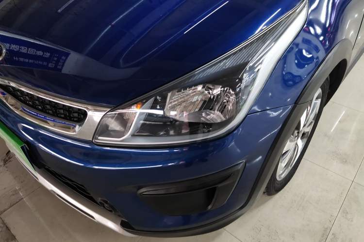 Used Kia KX Cross 2017 1.4L AT GLS Left Front Headlight
