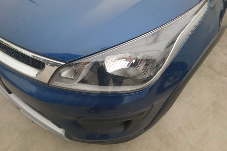 Used Kia KX Cross 2017 1.4L AT GLS Left Front Headlight