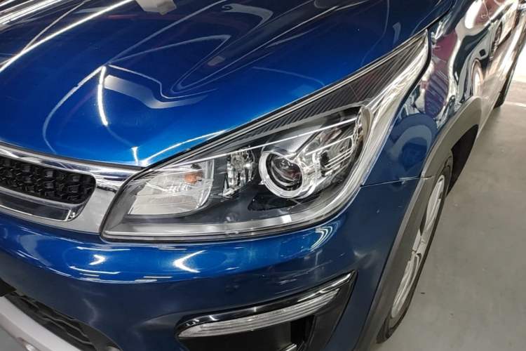 Used Kia KX Cross 2017 1.4L AT GLS Left Front Headlight