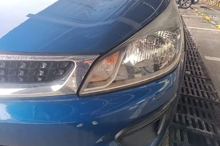 Used Kia KX Cross 2017 1.4L AT GLS Left Front Headlight