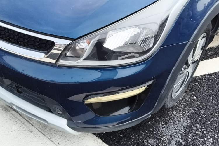 Used Kia KX Cross 2017 1.4L AT GLS Left Front Headlight