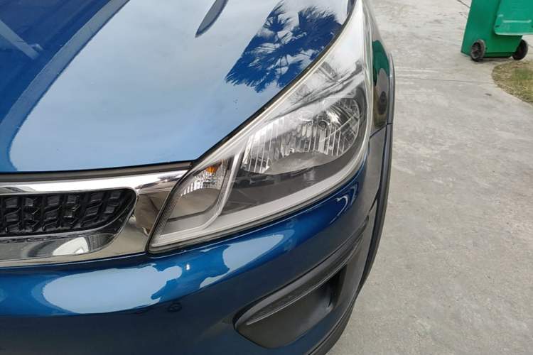 Used Kia KX Cross 2017 1.4L AT GLS Left Front Headlight