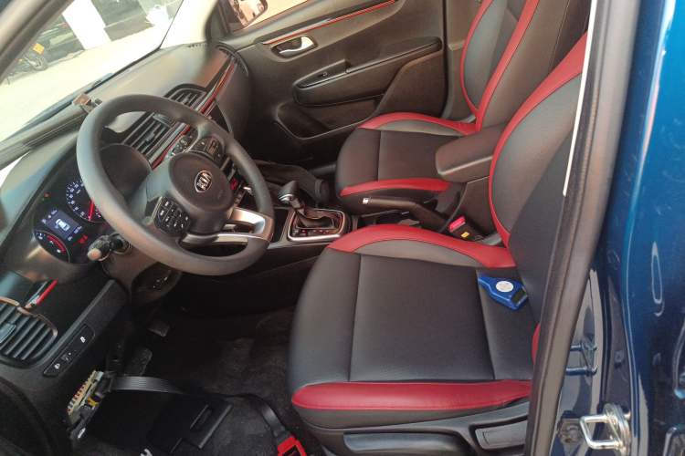 Used Kia KX Cross 2017 1.4L AT GLS Left Front Seat