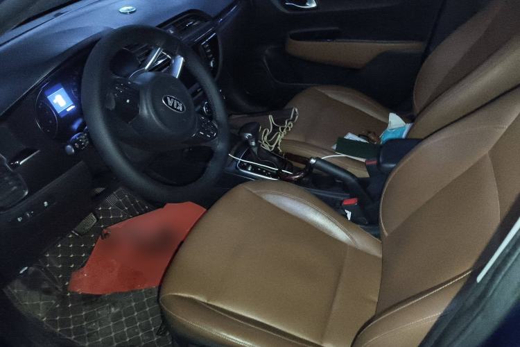 Used Kia KX Cross 2017 1.4L AT GLS Left Front Seat