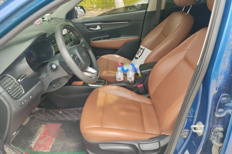 Used Kia KX Cross 2017 1.4L AT GLS Left Front Seat