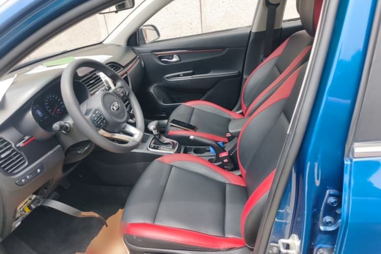 Used Kia KX Cross 2017 1.4L AT GLS Left Front Seat