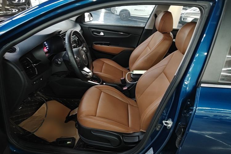 Used Kia KX Cross 2017 1.4L AT GLS Left Front Seat