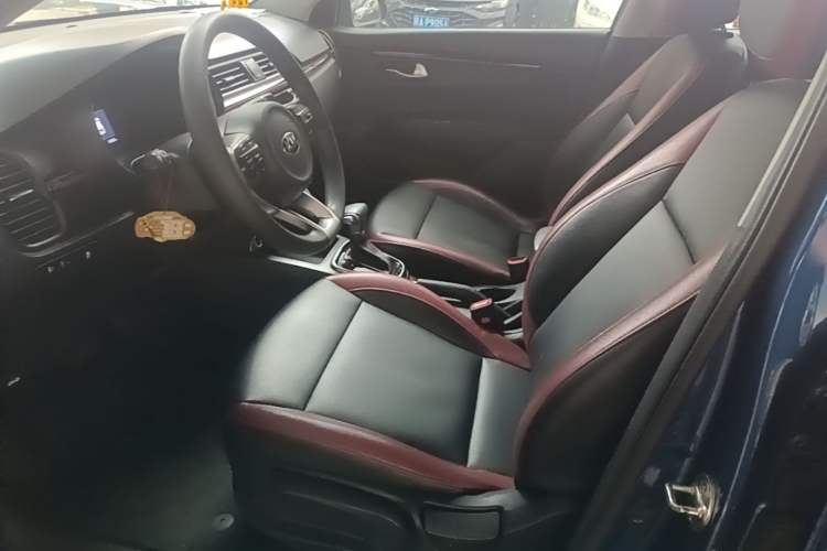 Used Kia KX Cross 2017 1.4L AT GLS Left Front Seat
