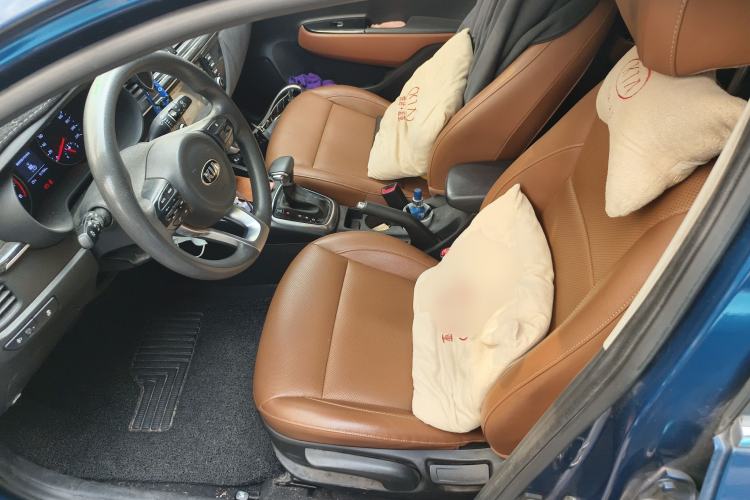 Used Kia KX Cross 2017 1.4L AT GLS Left Front Seat