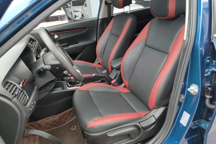 Used Kia KX Cross 2017 1.4L AT GLS Left Front Seat