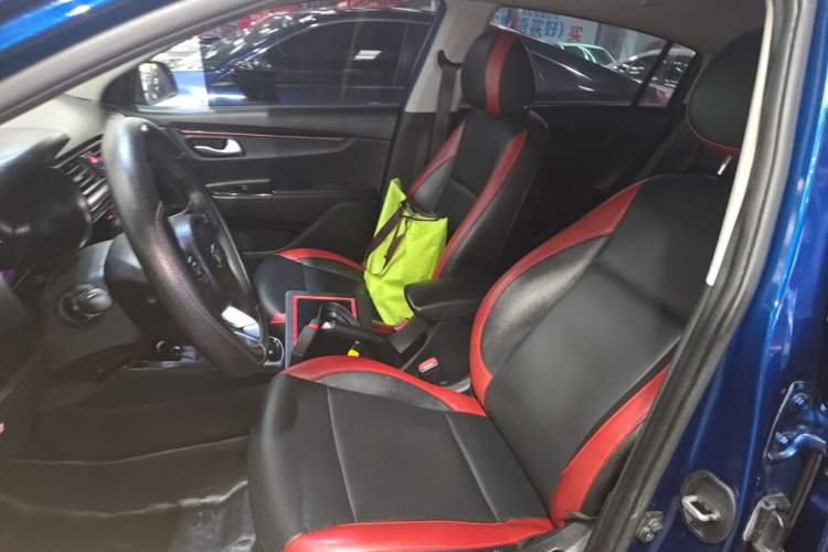 Used Kia KX Cross 2017 1.4L AT GLS Left Front Seat