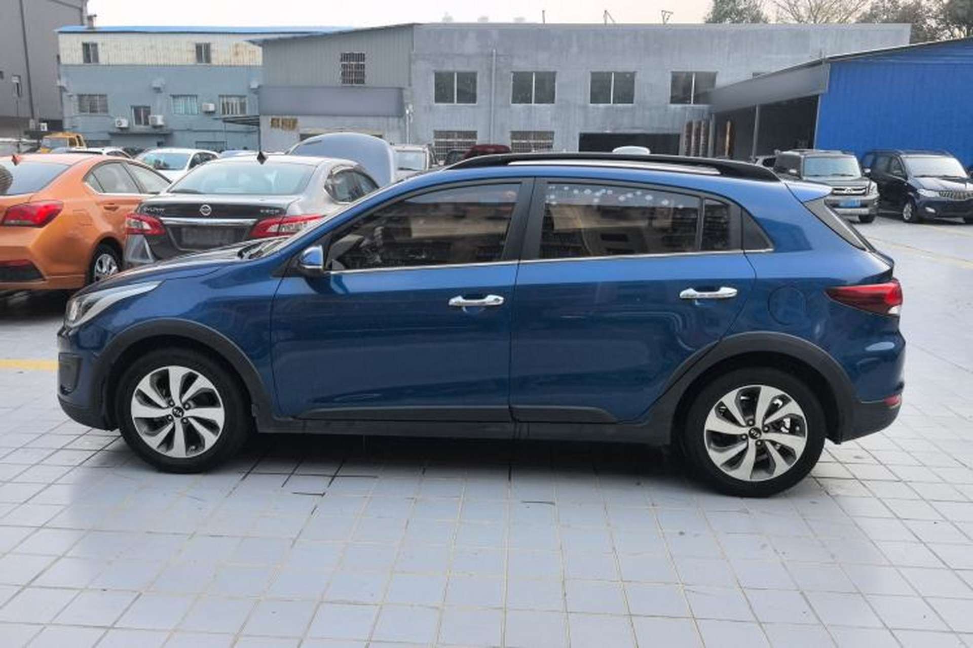 Used Kia KX Cross 2017 1.4L MT GLS Left Side