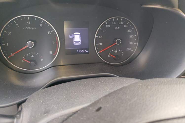 Used Kia KX Cross 2017 1.4L AT GLS Odometer Close Up