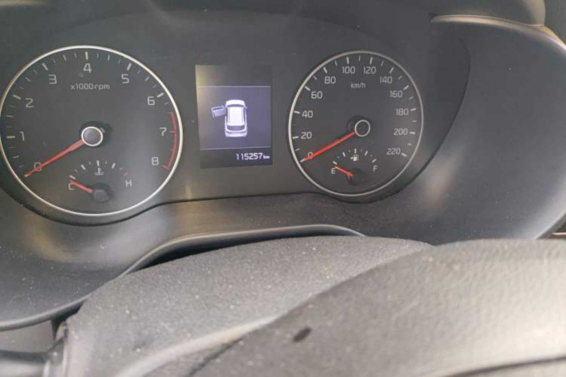 Used Kia KX Cross 2017 1.4L AT GLS Odometer Close Up