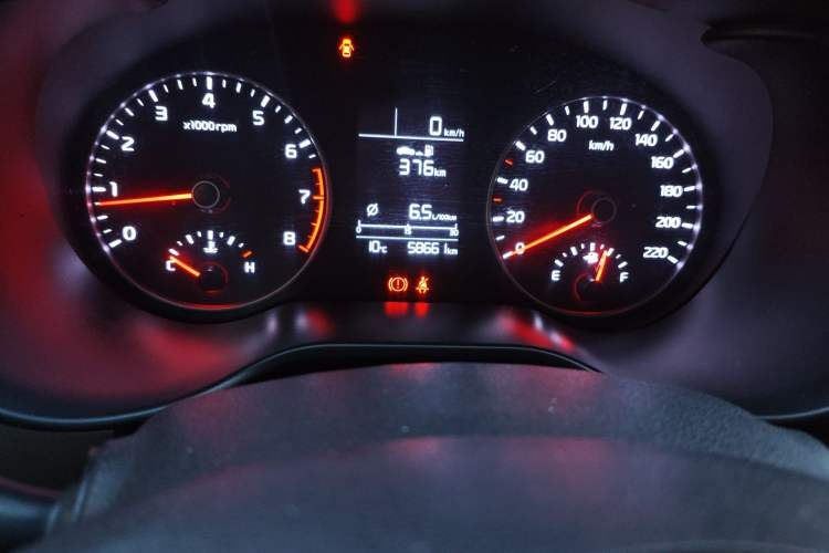 Used Kia KX Cross 2017 1.4L MT GLS Odometer Close Up