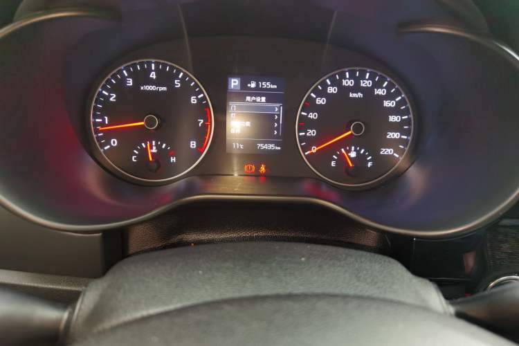 Used Kia KX Cross 2017 1.4L AT GLS Odometer Close Up