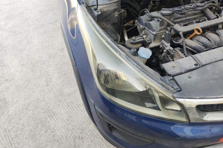 Used Kia KX Cross 2017 1.4L AT GLS Right Front Headlight