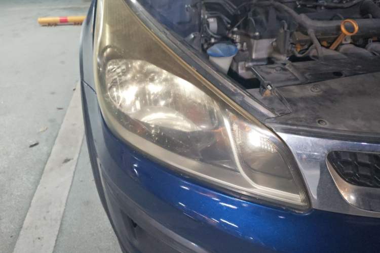 Used Kia KX Cross 2017 1.4L AT GLS Right Front Headlight