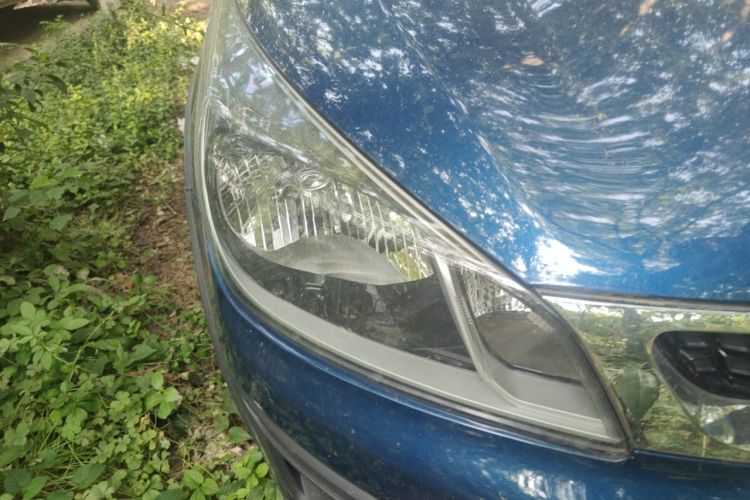 Used Kia KX Cross 2017 1.4L AT GLS Right Front Headlight