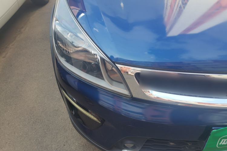 Used Kia KX Cross 2017 1.4L AT GLS Right Front Headlight