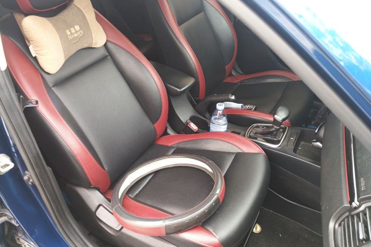 Used Kia KX Cross 2017 1.4L AT GLS Right Front Seat
